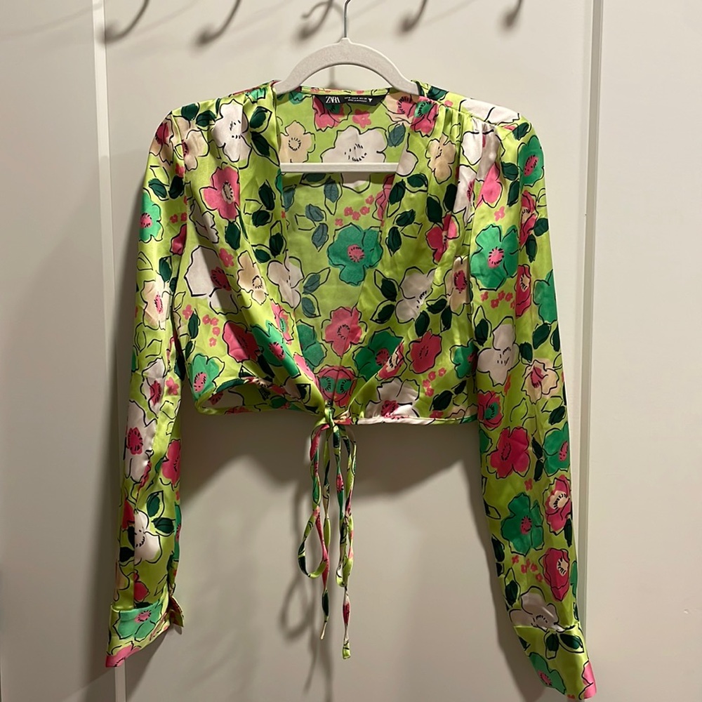 Zara Top in Size Medium